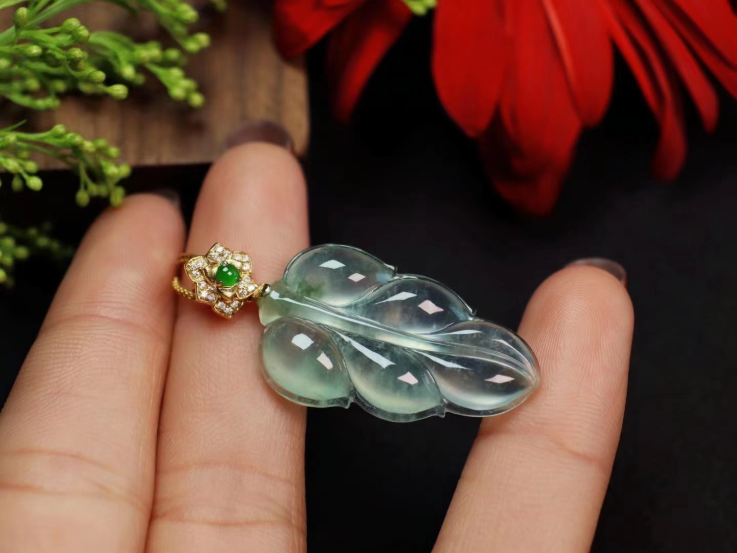 翡翠金枝玉葉吊墜